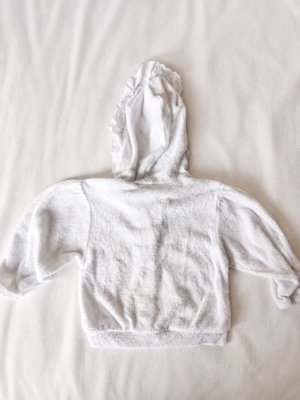 Vintage Carter’s Baby White Lace Hooded Jacket – Size 12M
